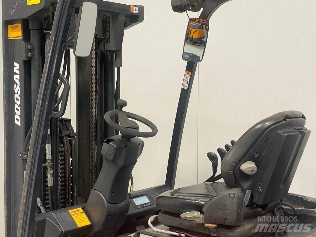 Doosan B35X-7 Sähkötrukit