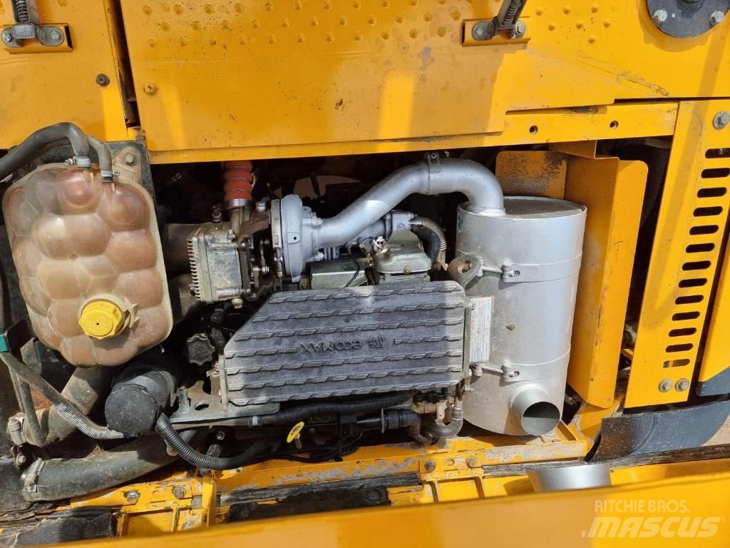 JCB JS 130 LC Telakaivukoneet