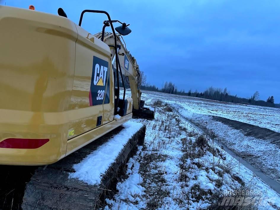 CAT 320 Telakaivukoneet