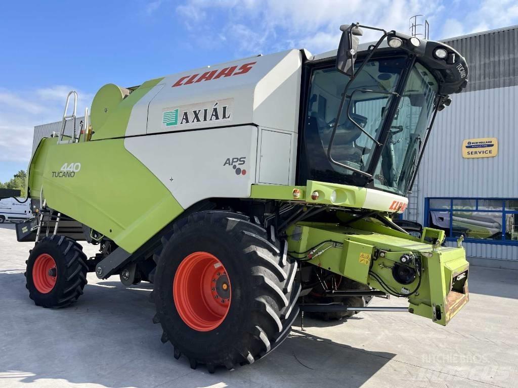 CLAAS Tucano 440 Leikkuupuimurit
