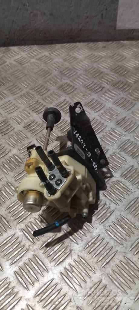 Volvo FH 12    20367533 Ohjaamot ja sisustat