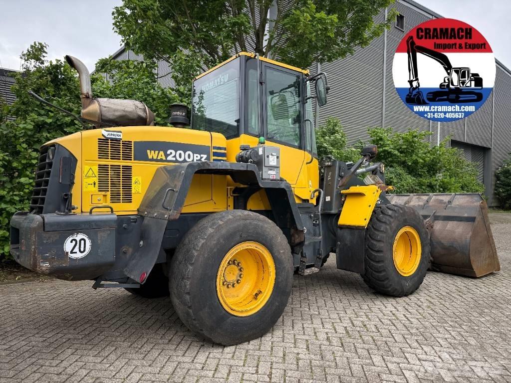 Komatsu WA 200 PZ-6 Pyöräkuormaajat