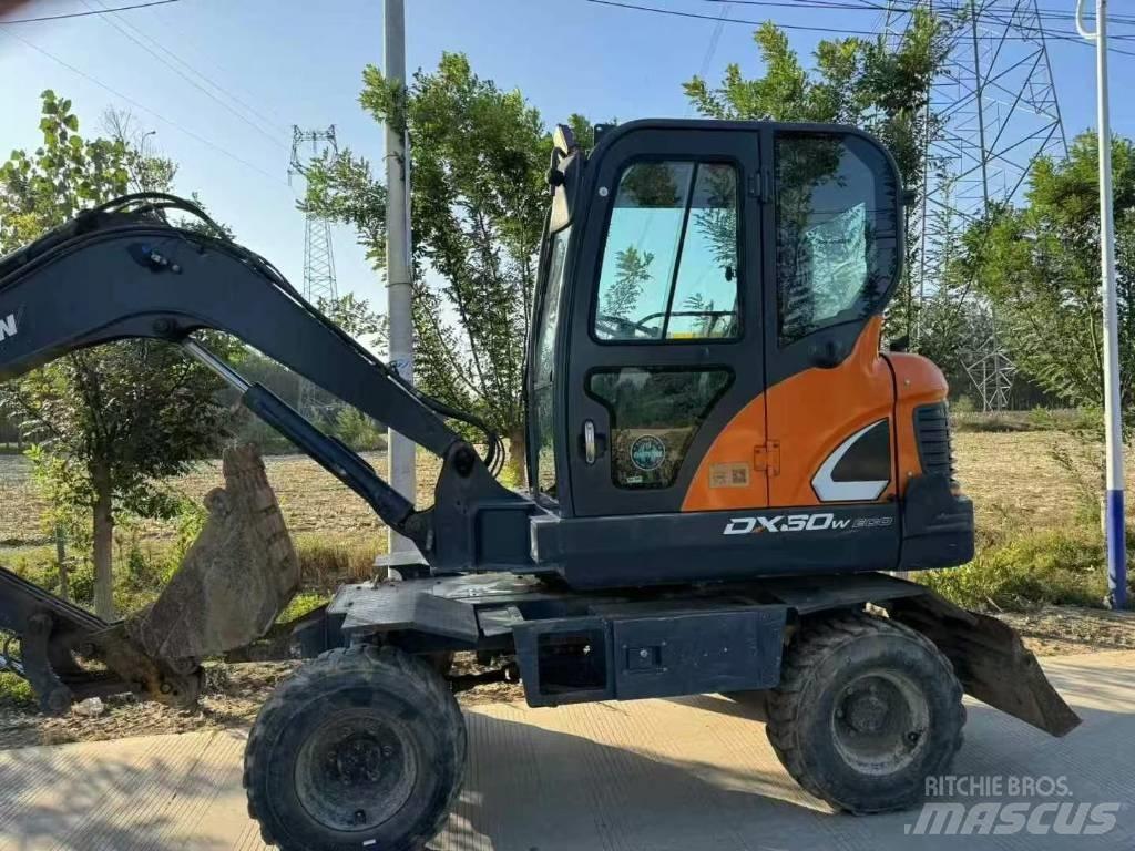 Doosan DX60W Pyöräkaivukoneet