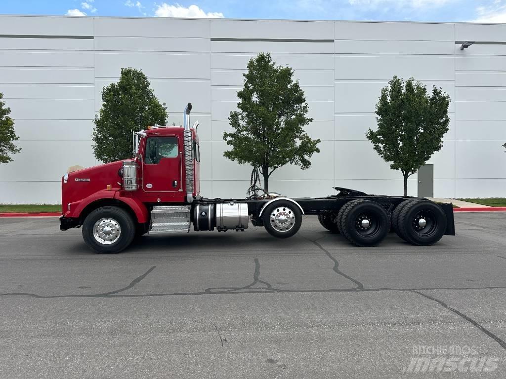 Kenworth T 800 Vetopöytäautot