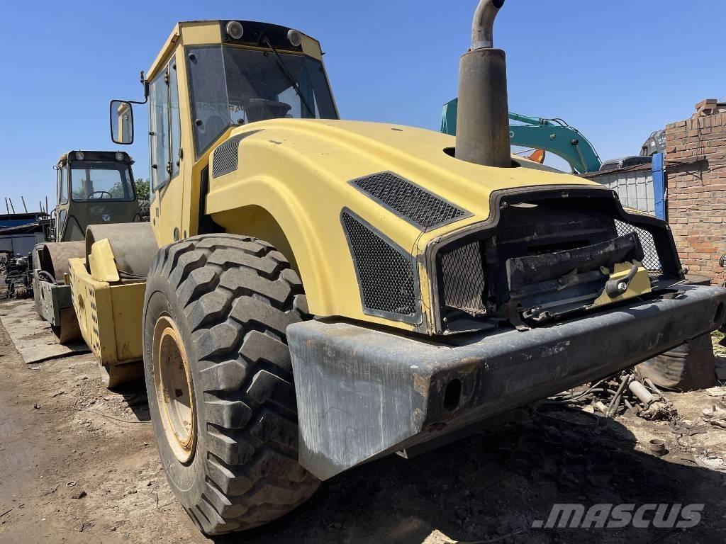 Bomag 226-4 Yksivalssijyrät