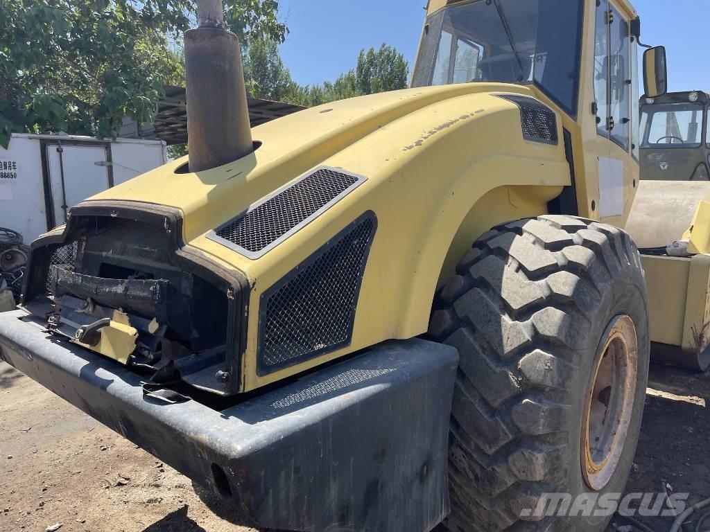 Bomag 226-4 Yksivalssijyrät