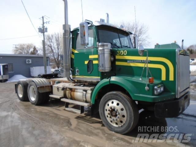 Western Star 4900 SF Vetopöytäautot