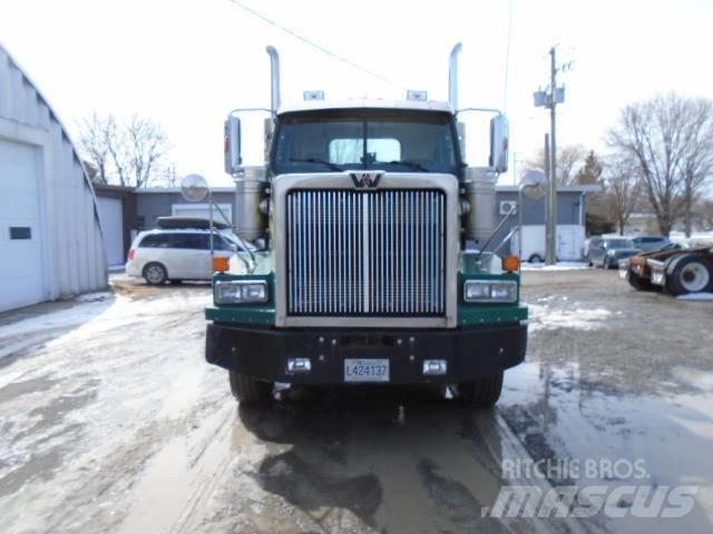 Western Star 4900 SF Vetopöytäautot