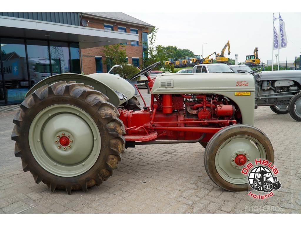 Ford Dearborn Traktorit