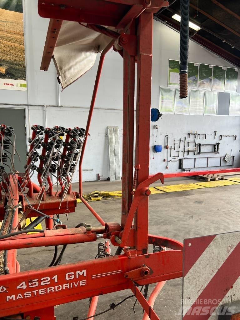 Kuhn GA 4521 Pöyhimet ja haravat