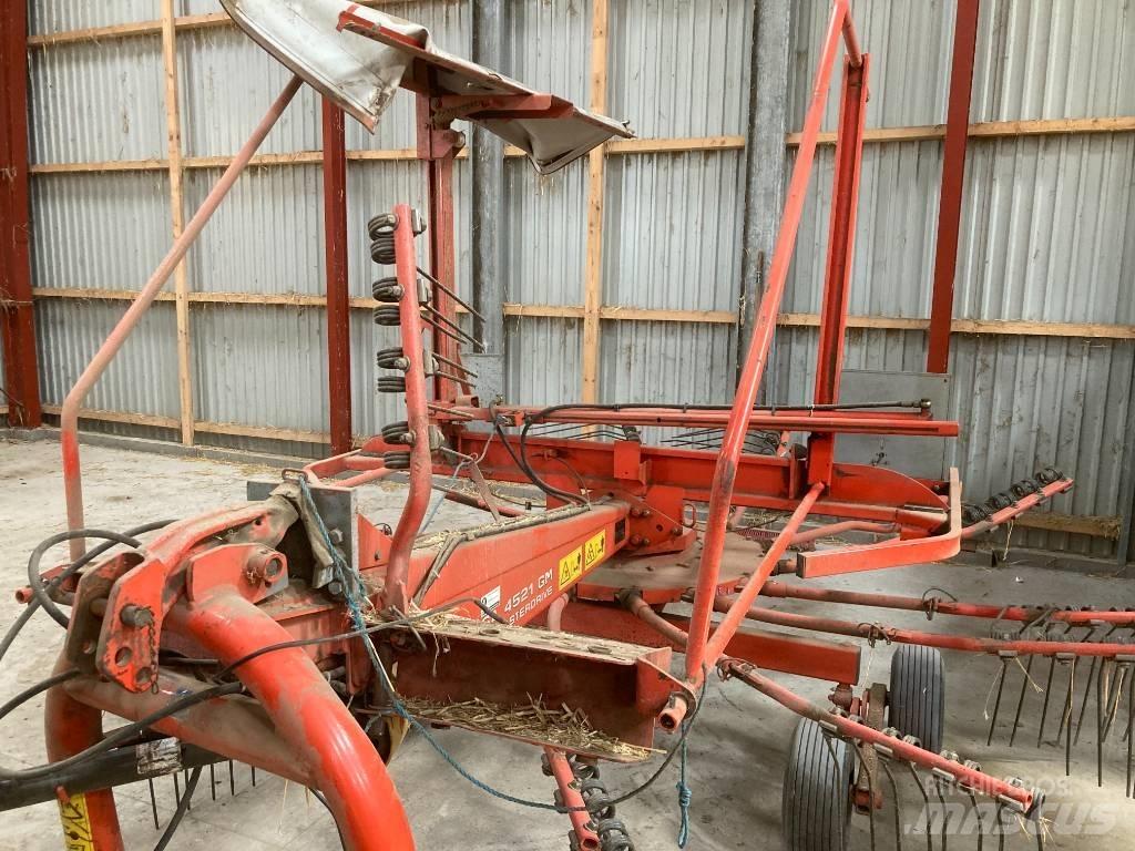 Kuhn GA 4521 Pöyhimet ja haravat