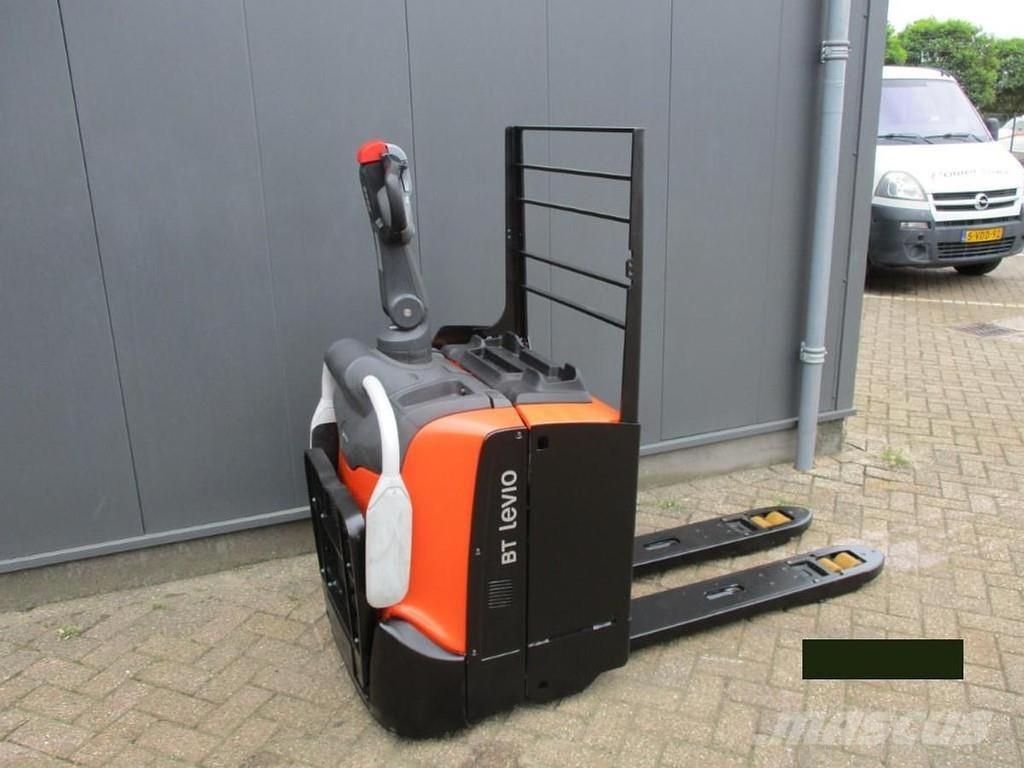 Toyota LPE200 Lavansiirtotrukit ajotasolla