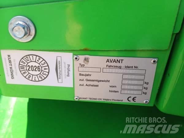Avant 528 Liukuohjatut kuormaajat
