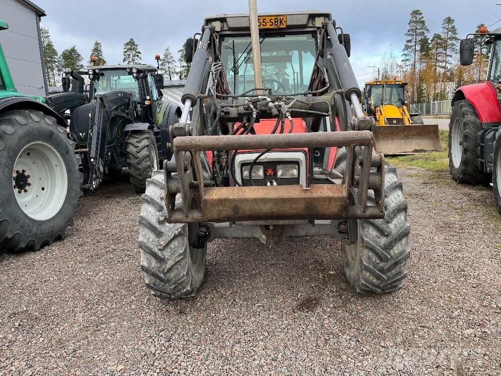 Massey Ferguson 3065 Traktorit