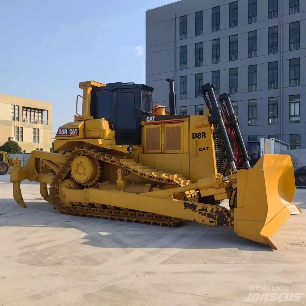 CAT D8R Telaketjupuskutraktorit
