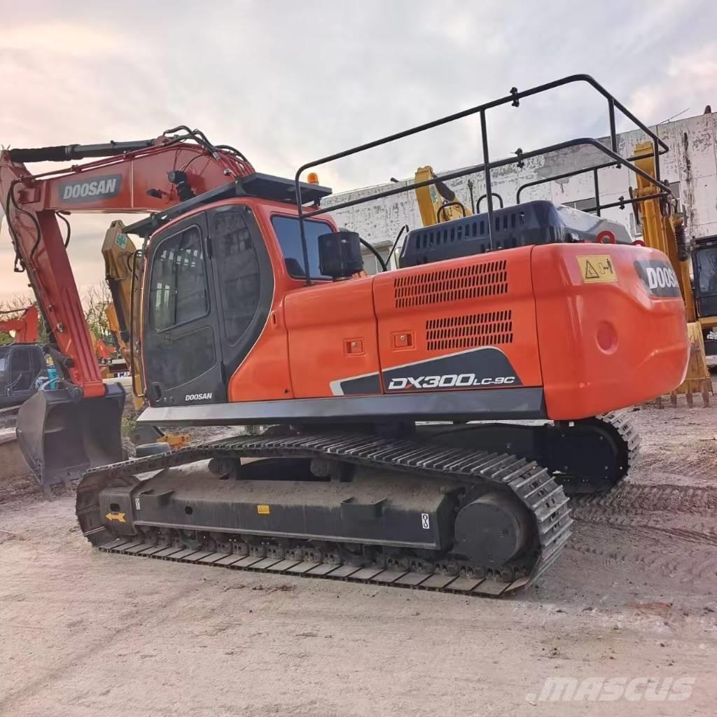 Doosan DX 300 LC Telakaivukoneet