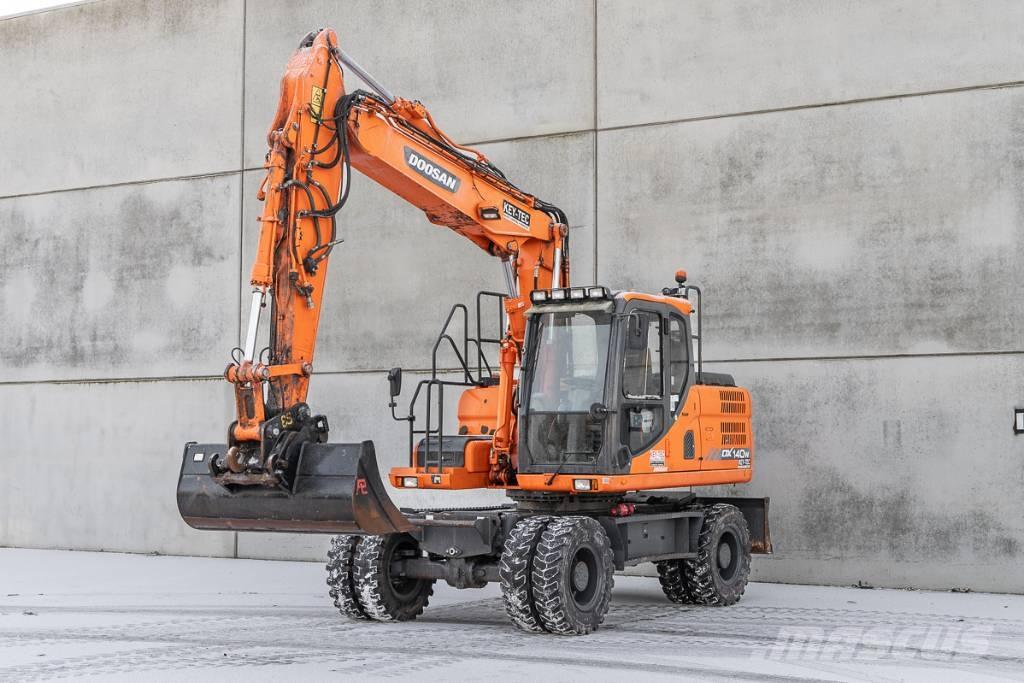 Doosan DX 140 W-3 Pyöräkaivukoneet