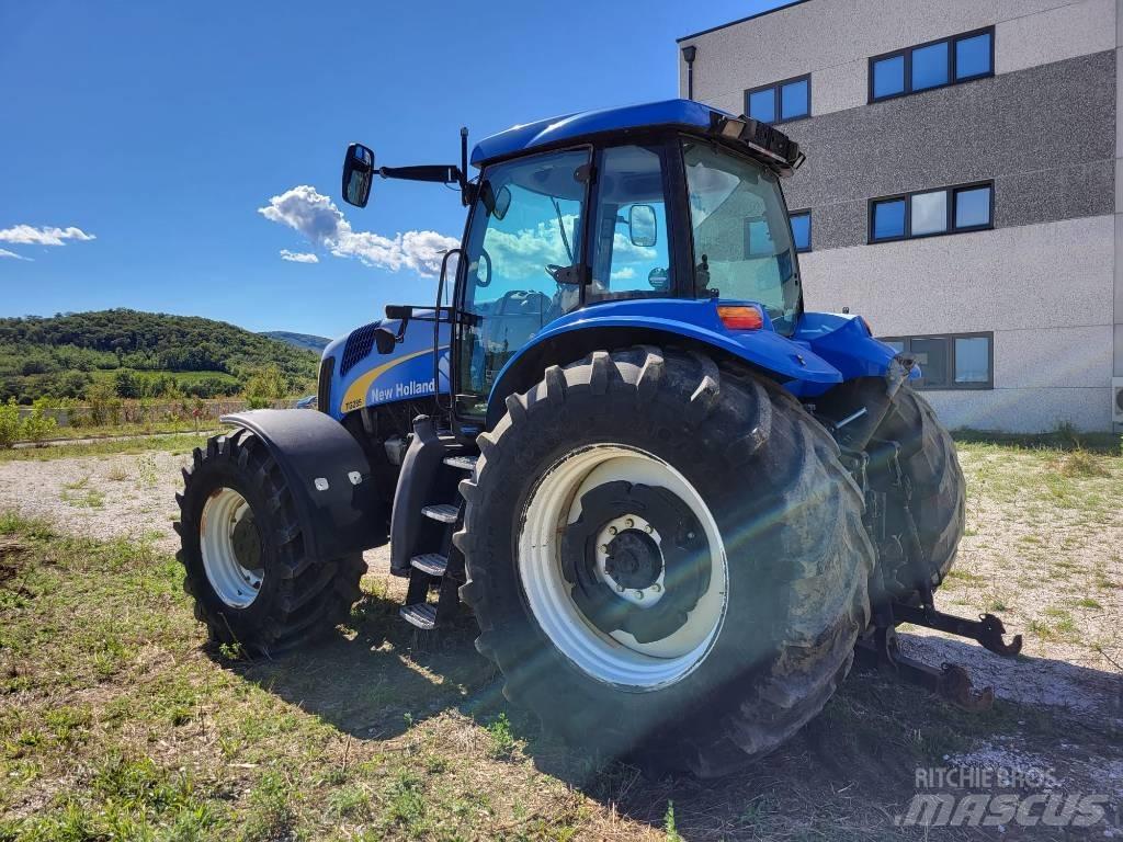 New Holland TG 285 Traktorit