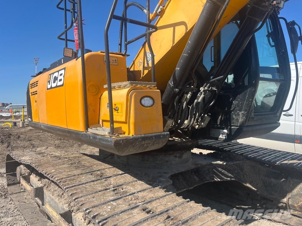 JCB JS 220 LC Telakaivukoneet