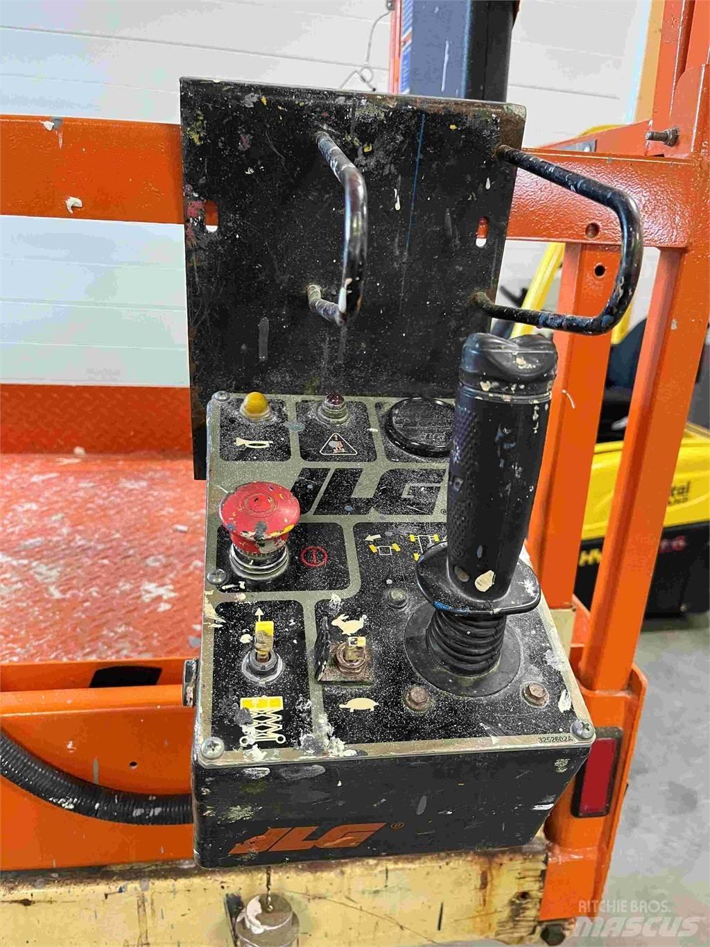 JLG 2646E2 Saksilavat