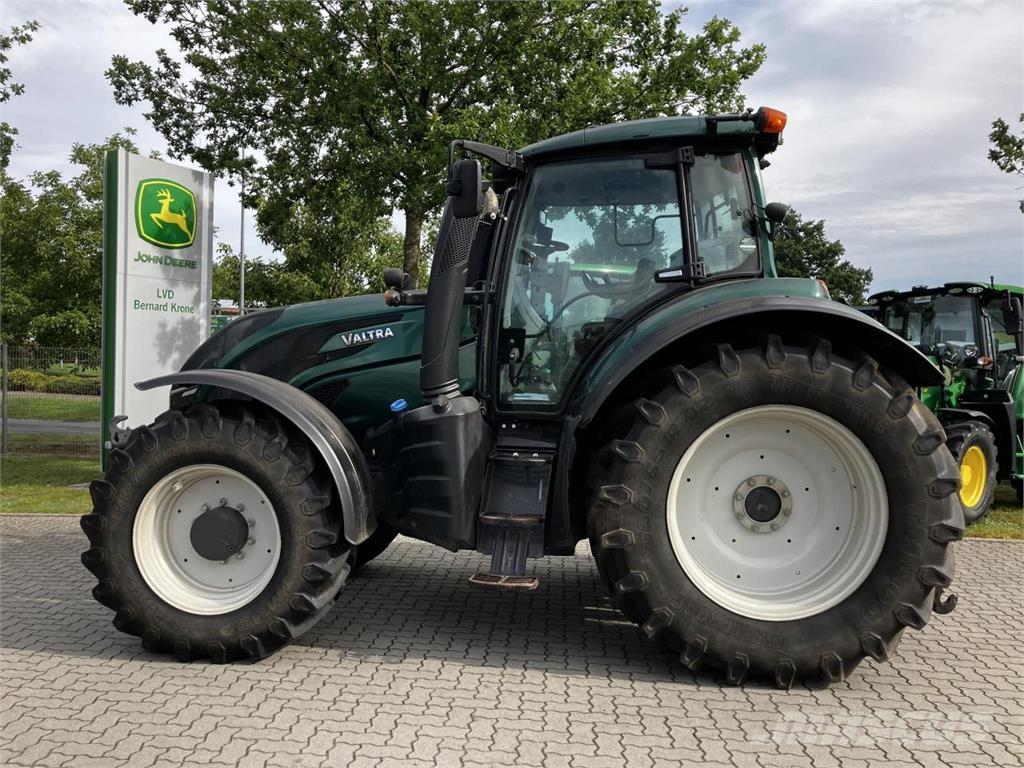 Valtra T174 Versu Traktorit