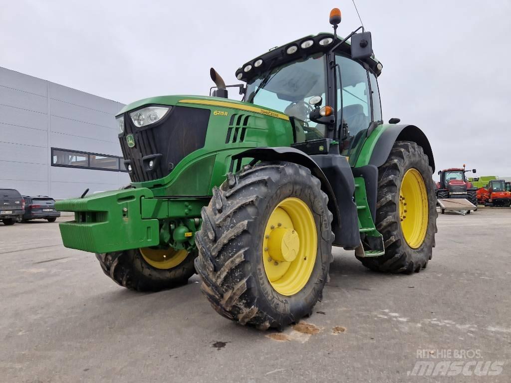 John Deere 6215 R Traktorit