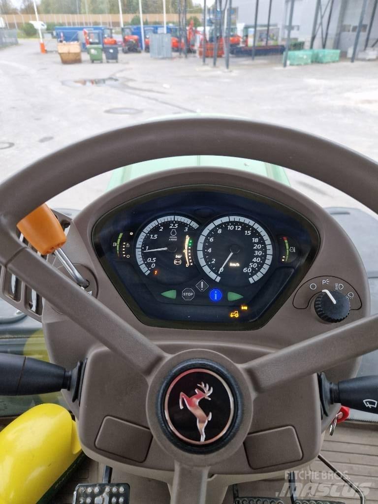 John Deere 6215 R Traktorit