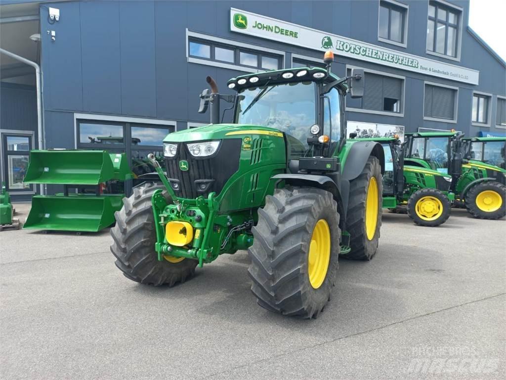 John Deere 6215R Traktorit