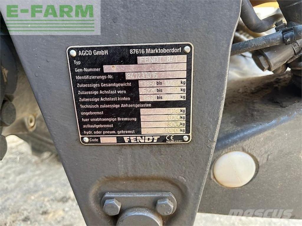 Fendt 826 vario Traktorit