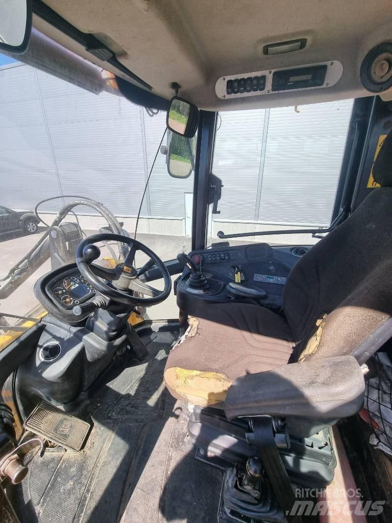 JCB 427 Pyöräkuormaajat