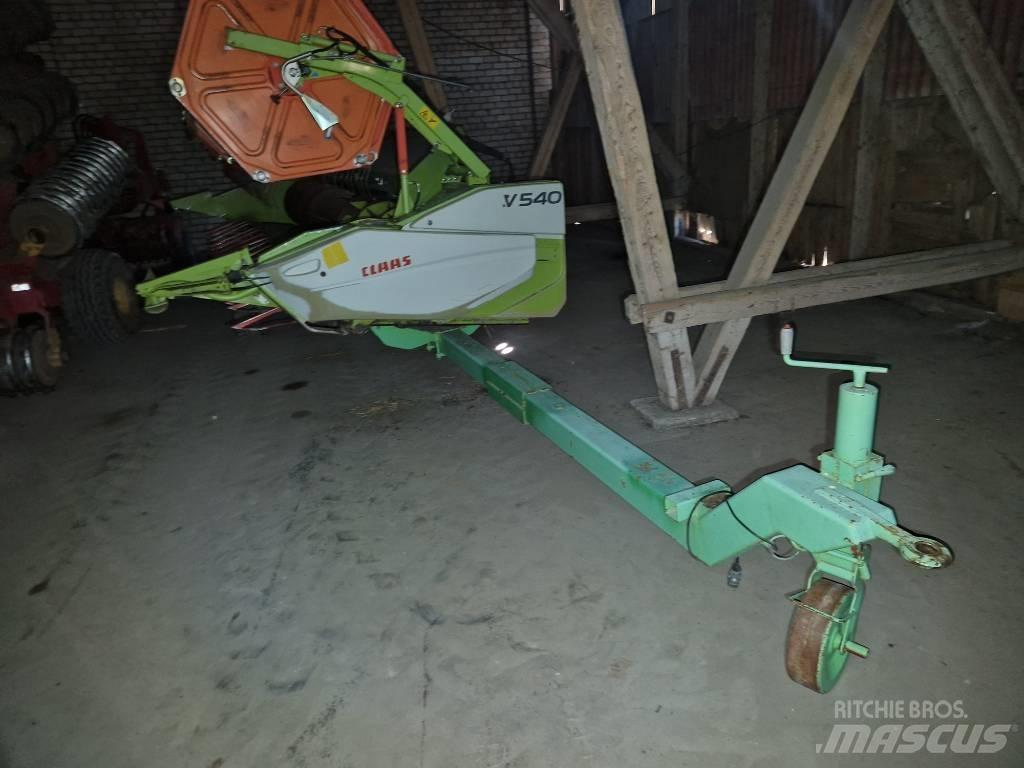 CLAAS Tucano 320 Leikkuupuimurit