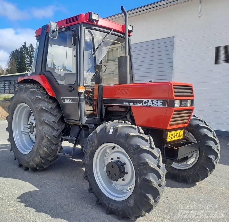 Case IH 685 XL Traktorit