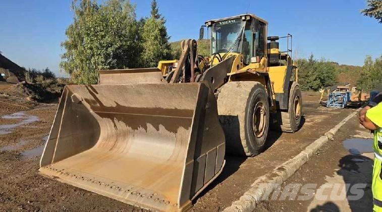 Volvo L 220 F Pyöräkuormaajat