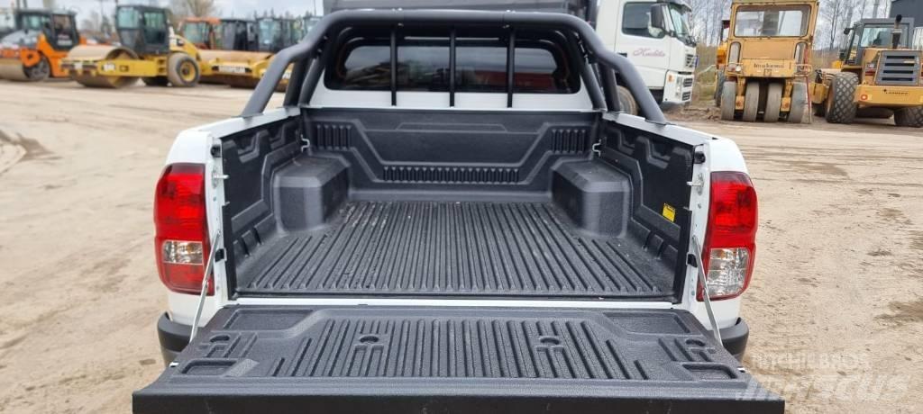 Toyota Hilux Lava-autot