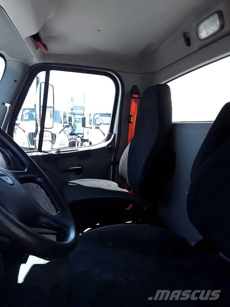 Freightliner M2 Juomien jakeluautot