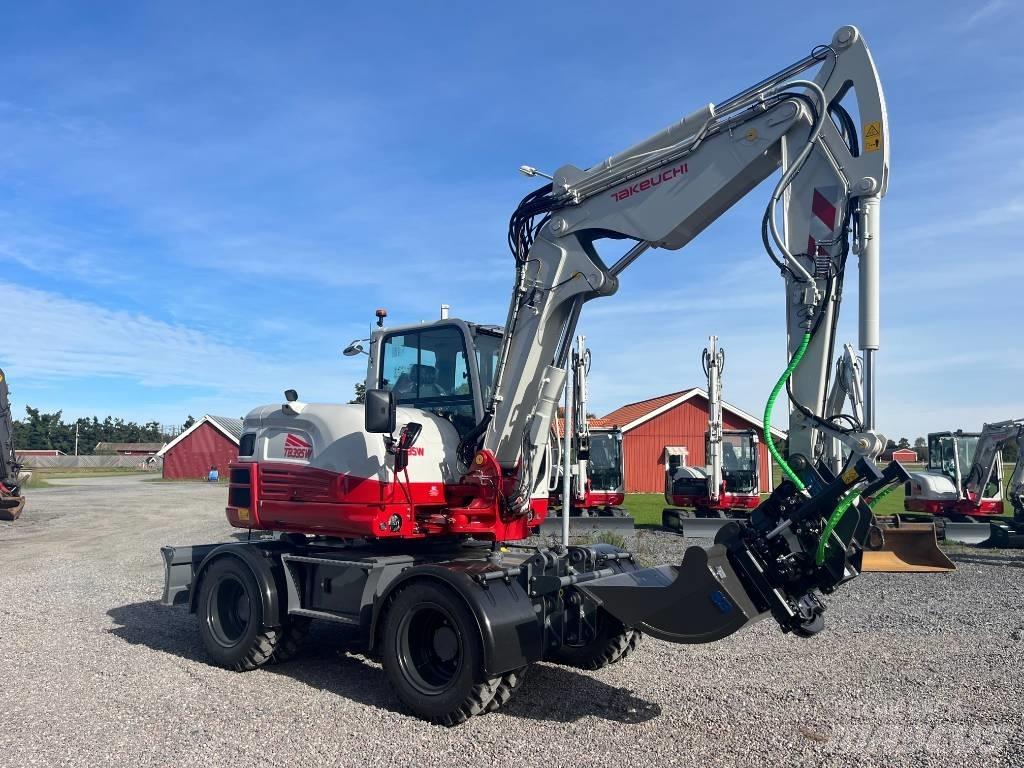 Takeuchi TB 395 W Pyöräkaivukoneet