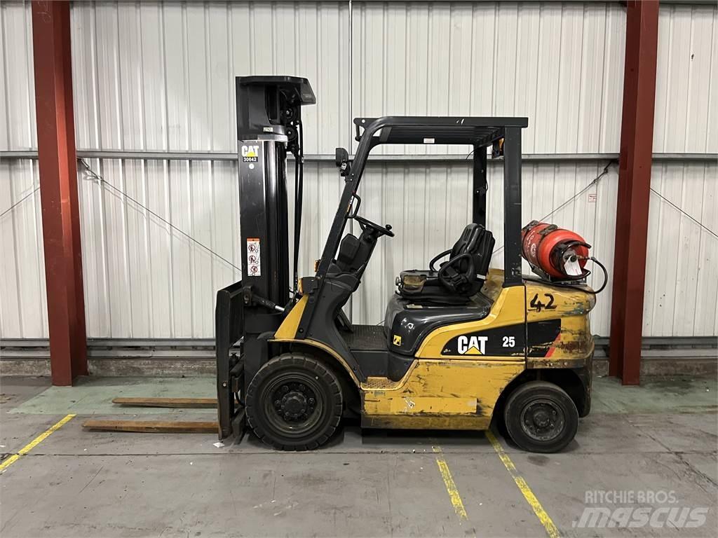 CAT GP25NT Nestekaasutrukit