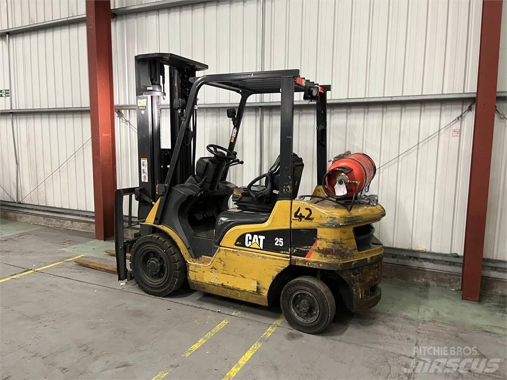 CAT GP25NT Nestekaasutrukit