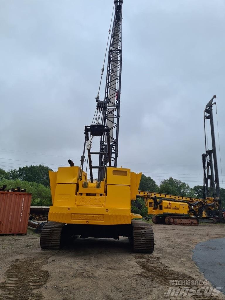 Liebherr HS 842 HD Tela-alustaiset nosturit