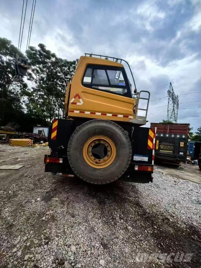 Sany SAC7000 T7 Mobiilinosturit