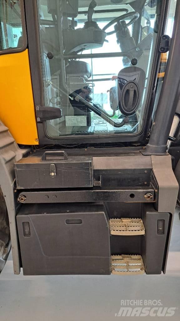 JCB Fastrac 4220 Traktorit
