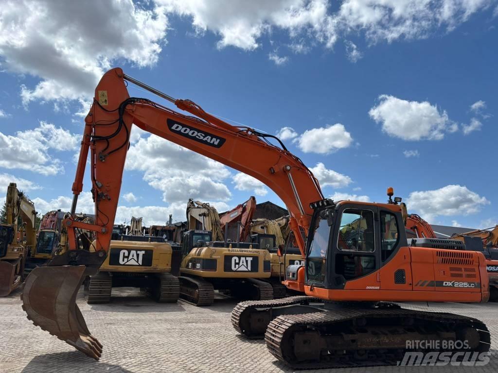 Doosan DX 225 LC-3 Telakaivukoneet