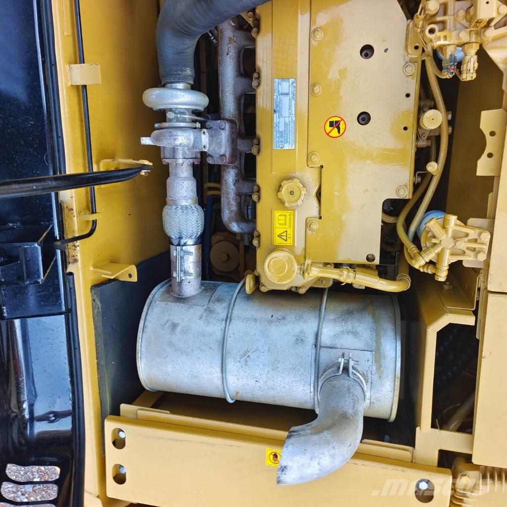 CAT 320 D Telakaivukoneet