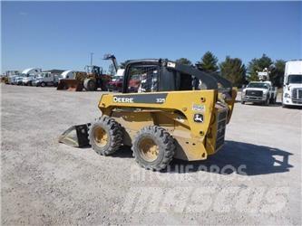 John Deere 325 Liukuohjatut kuormaajat