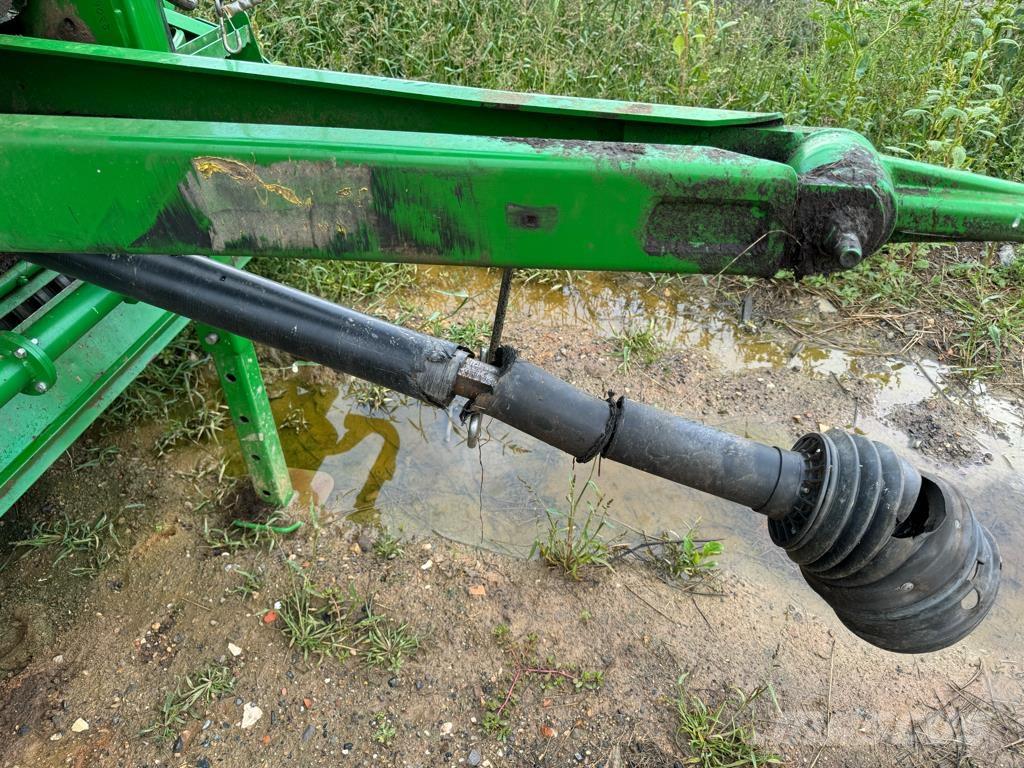 John Deere F441M Pyöröpaalaimet