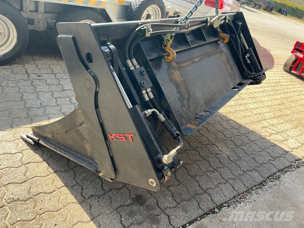  KST 4 i en skovl Kauhat