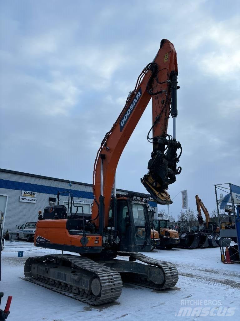 Doosan DX 255 LC-7 Telakaivukoneet