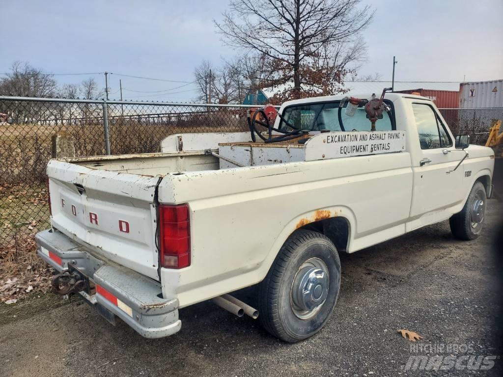 Ford F 250 Tienhoitoautot