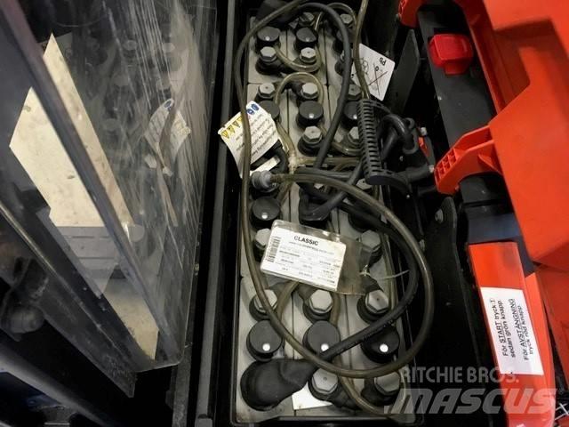 Toyota SWE 120 L Käyden ajettavat pinoamistrukit