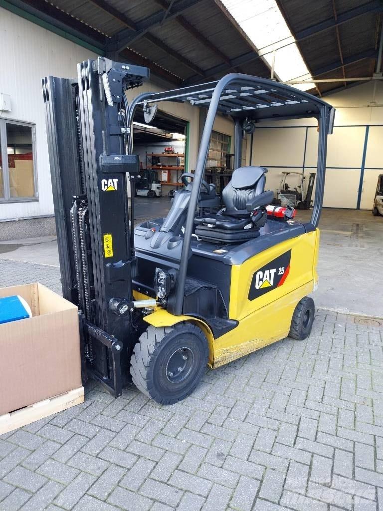 CAT EP25CN Sähkötrukit